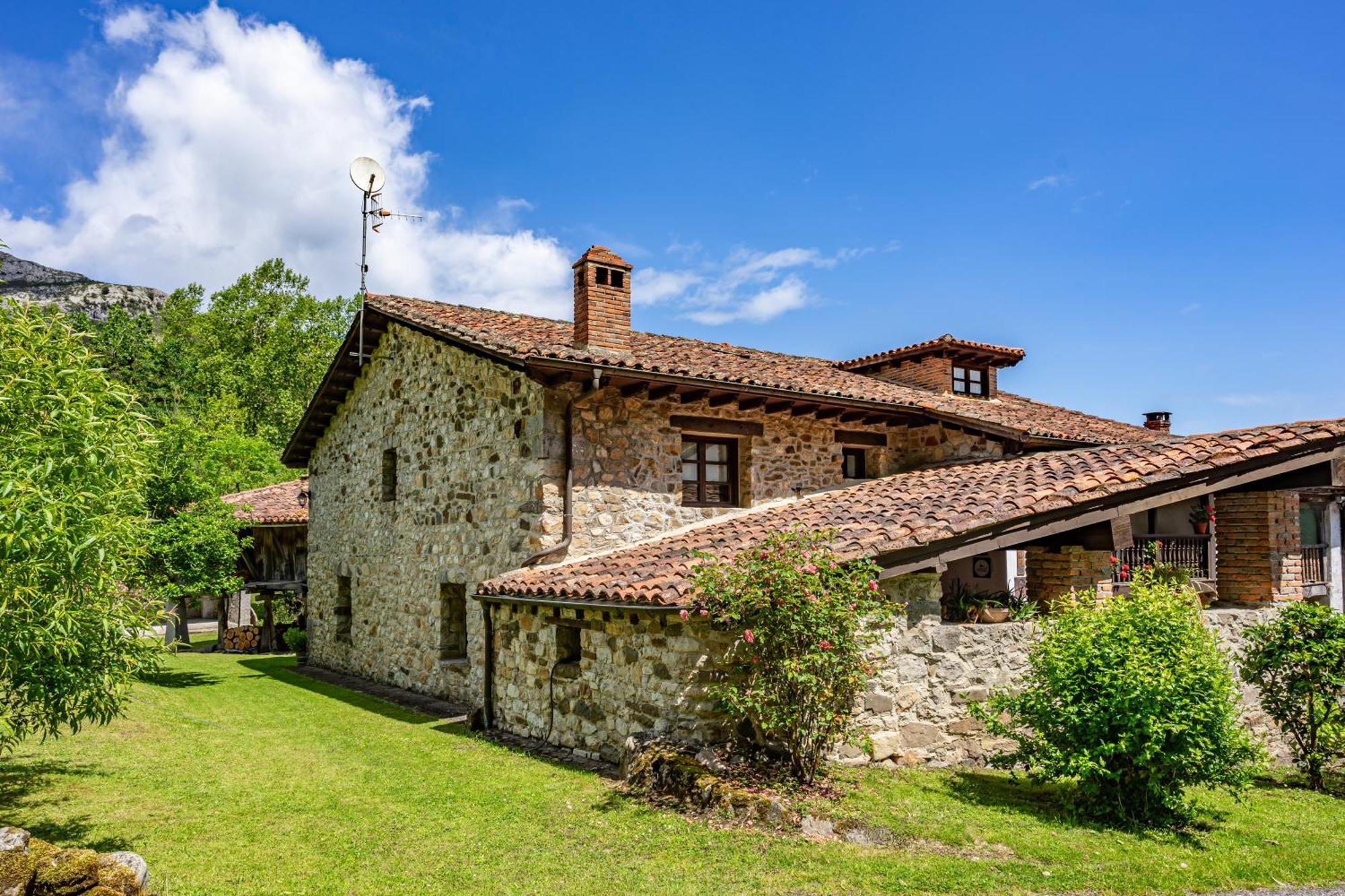 Casa De Aldea La Venta Los Probes Llanes Exterior foto