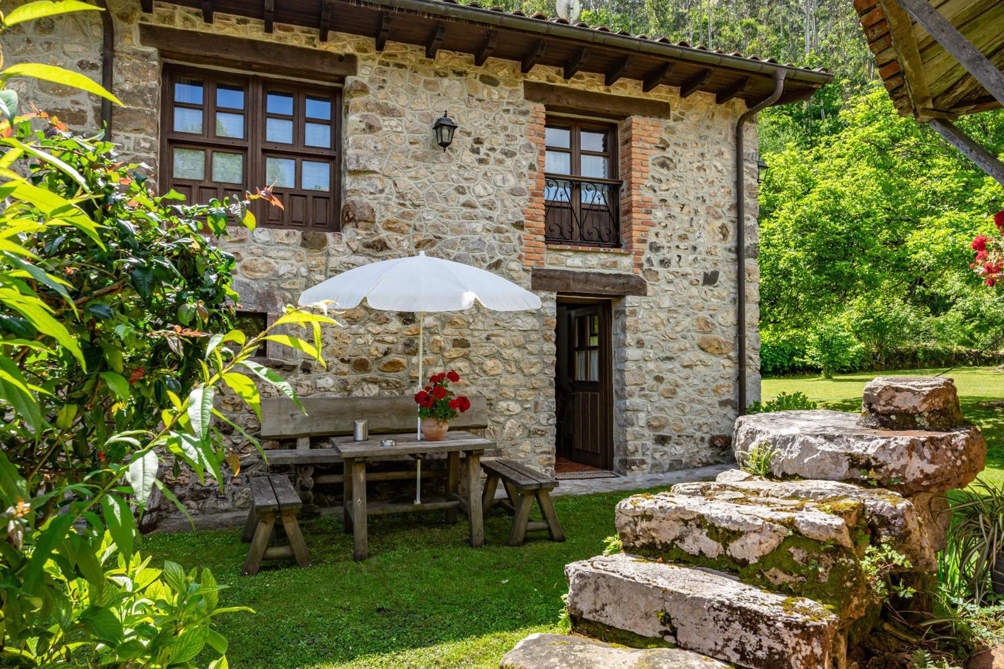 Casa De Aldea La Venta Los Probes Llanes Exterior foto