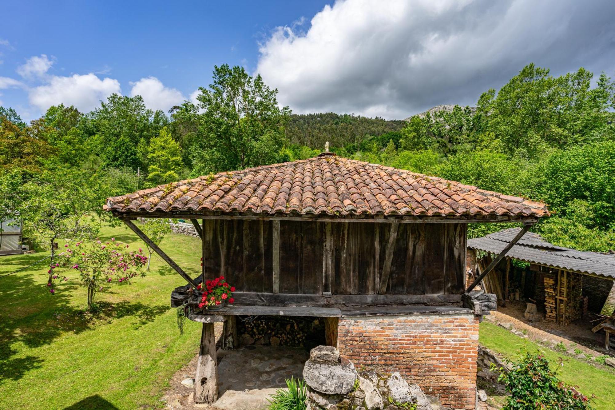 Casa De Aldea La Venta Los Probes Llanes Exterior foto